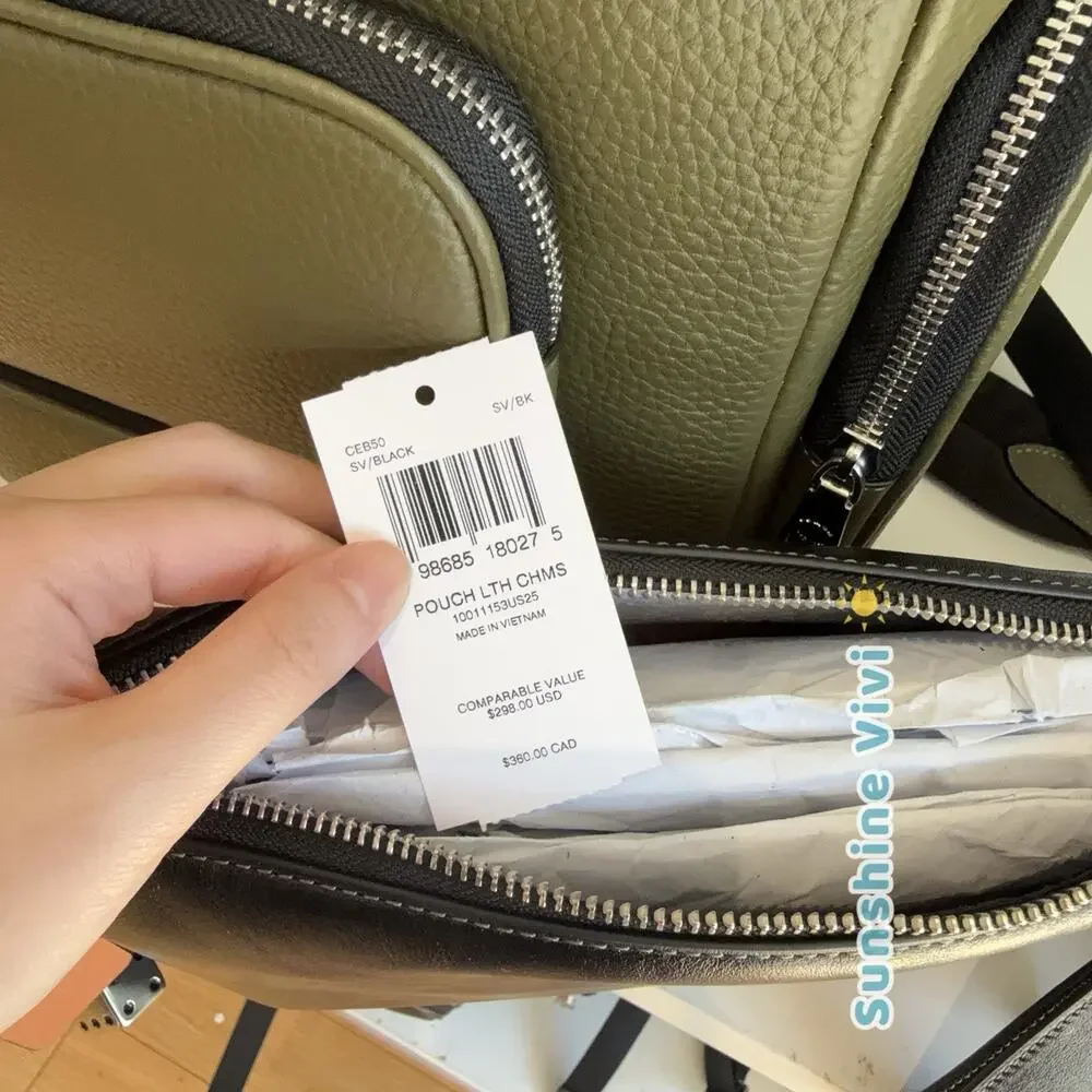 NWT Coach Pouch with charm Silver/Black CEB50 Shiny smooth refined calf leather - Picture 7 of 8